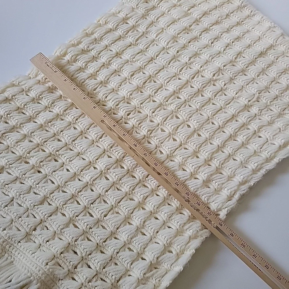 Vintage Handmade Fringed Chunky Knit Wrap‎ Shawl Ivory Boho Cottagecore Hippie